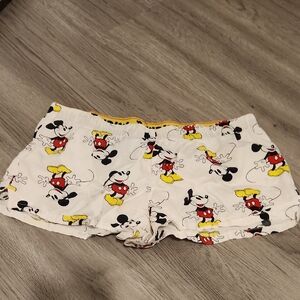 🐻 🌴Disney Sleepwear with Red and Yellow Accents
